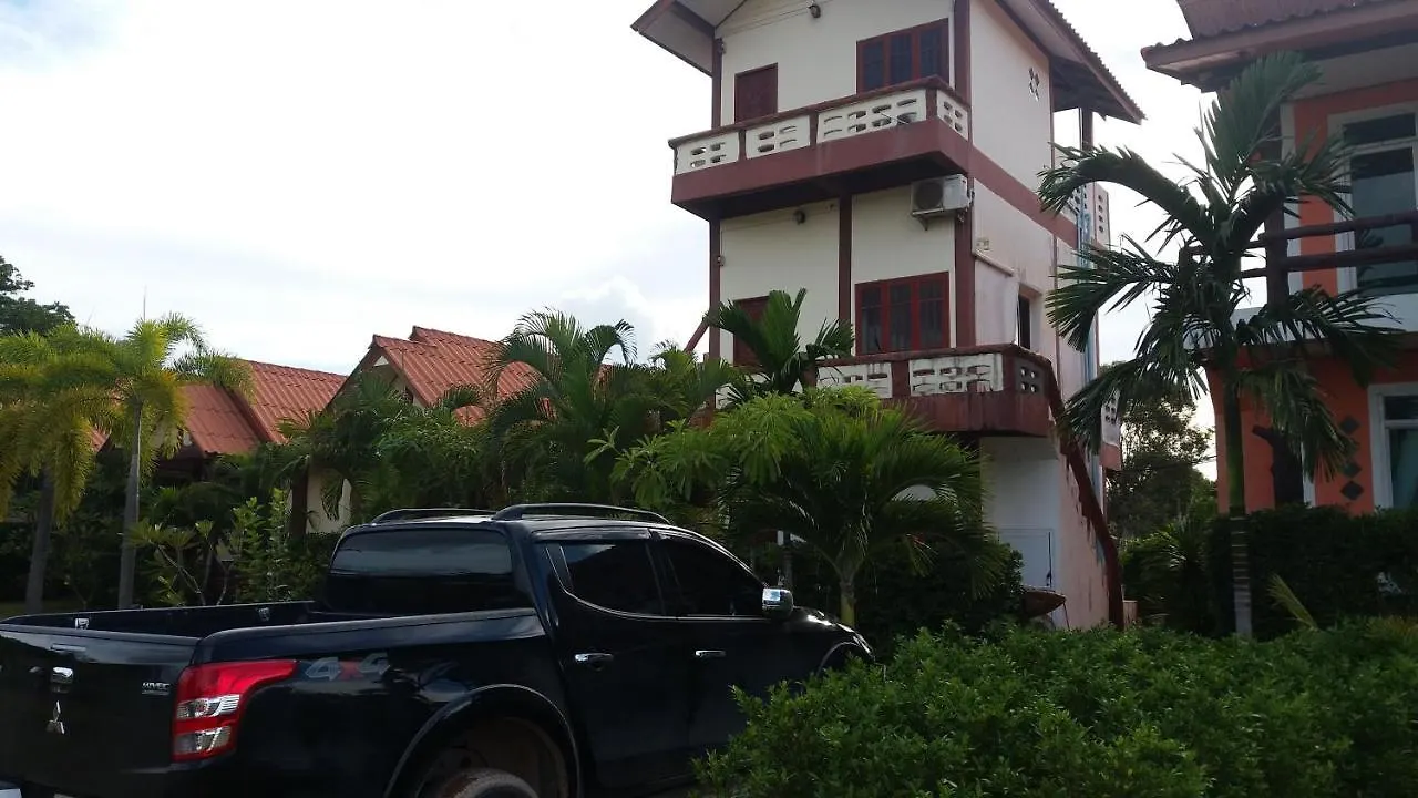 **  Lanta School Beach Resort Koh Lanta Thailand